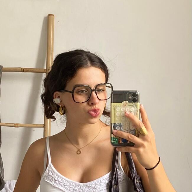 Babysitter in Bordeaux: Charlotte