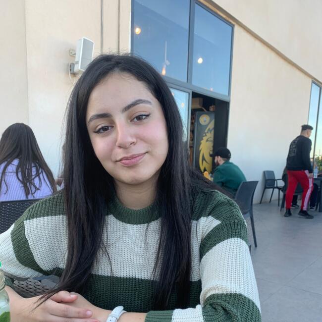 Babysitter in Tours: Yamina
