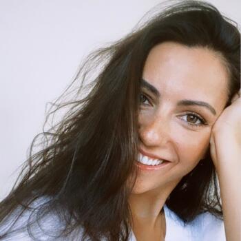 وظيفة جليسة أطفال في رأس الخيمة: فرص عمل كجليسة أطفال Derya