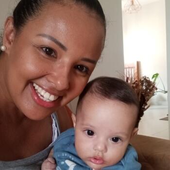 Emprego de babá em Florianópolis: emprego de babá Denise