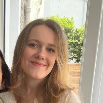 Babysitter in Mont-Saint-Aignan: Lou-Ann