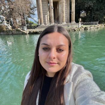 Babysitter in Lisbon: Lara