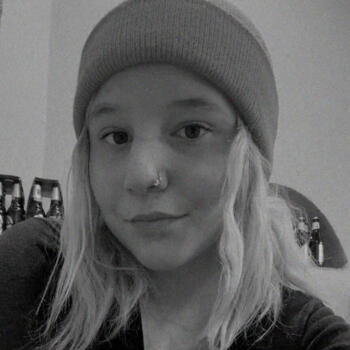 Babysitter in Valduggia: Nicole