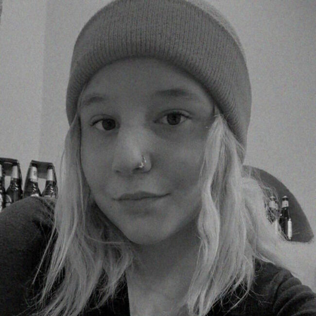 Babysitter in Valduggia: Nicole