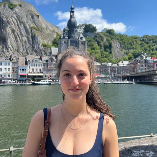 Babysitter in Wezembeek-Oppem: Astrid