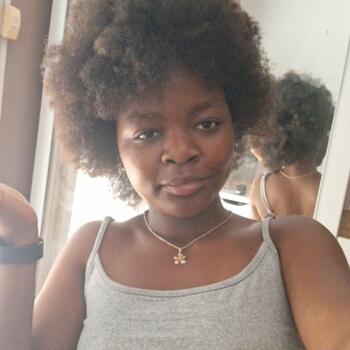 Babysitter in Toulon: Roxane