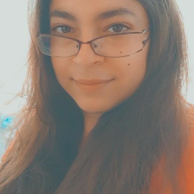 Babysitter in Seixal: Tânia