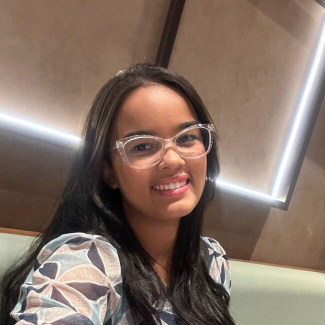 Babysitter in Olinda: Joyce