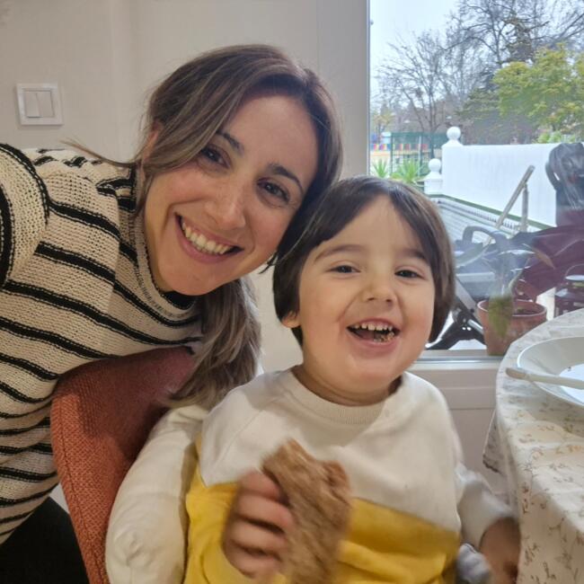 Trabajo de canguro en Tomares: Laura