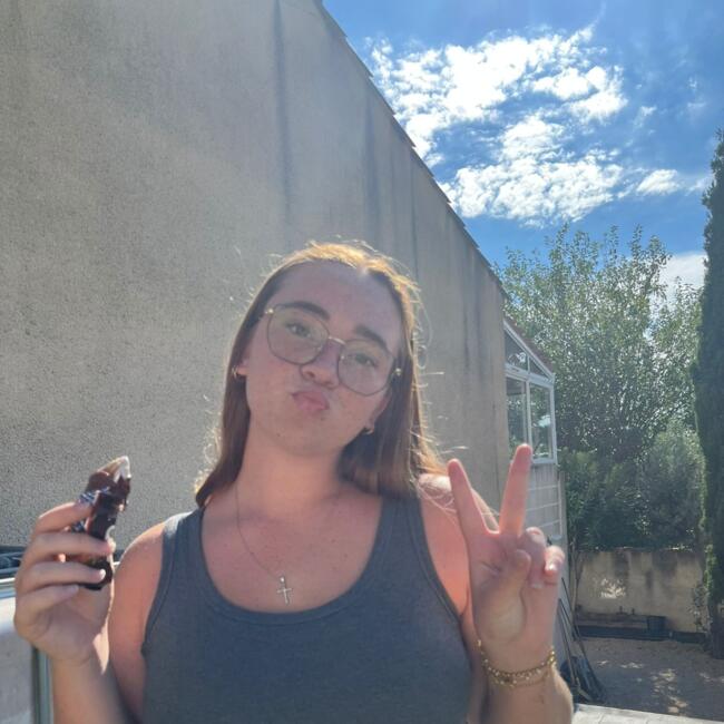 Babysitter in Vitrolles: Leana