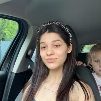 Babysitter in La Louvière: Florea