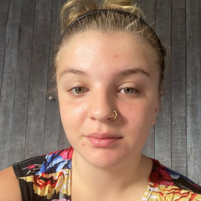 Babysitter in La Louvière: Ashley
