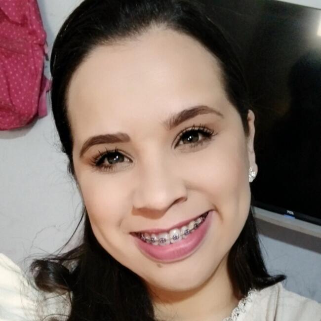 Babá em Morro Agudo: Suellen