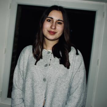 Babysitter in Épeigné-sur-Dême: Diane