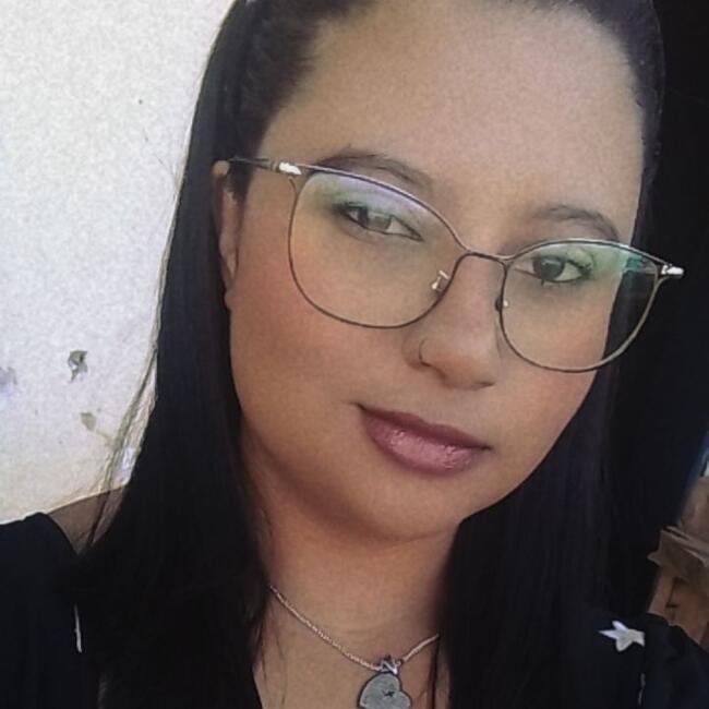 Babá em Brasília: Amanda