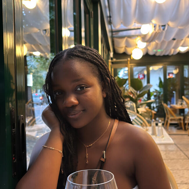 Babysitter em Sintra: Hishaya Hadjanne