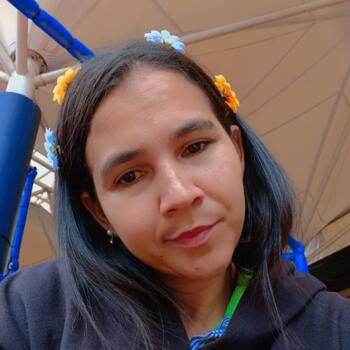 Babysitter Bello: Biainnys Liseth Viana Castillo