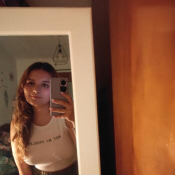 Babysitter in Setúbal: Laura