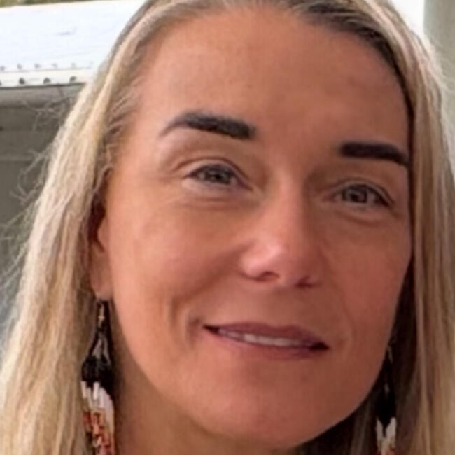 Babysitter in Gold Coast: Angela Ellen