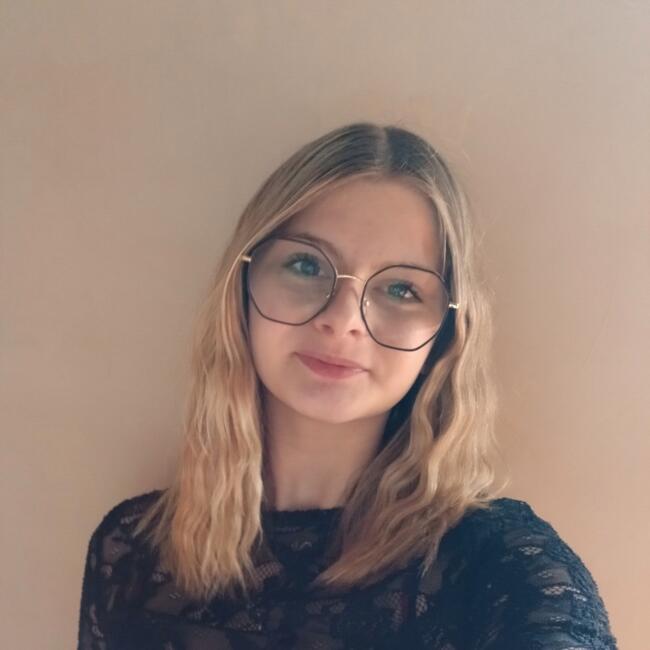Babysitter in Saint-Joire: Abygaëlle