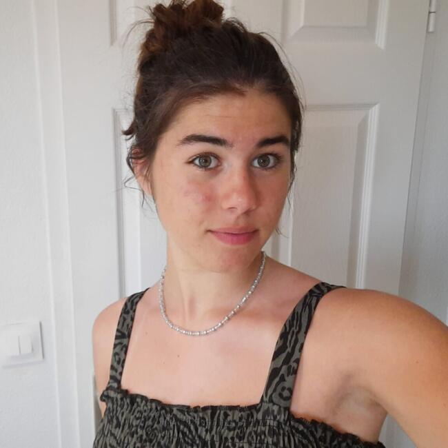 Baby-sitter à Saint-Denis-de-Pile: Oceane