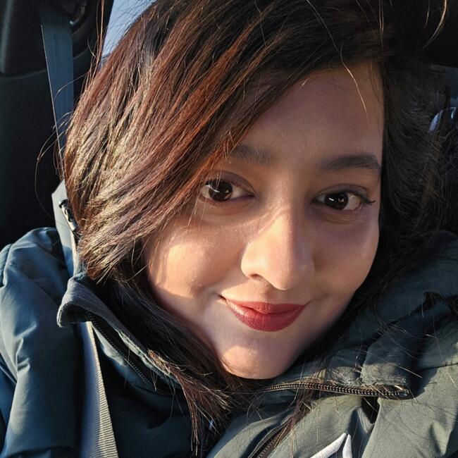 Baby-sitter in Dartmouth: Farha