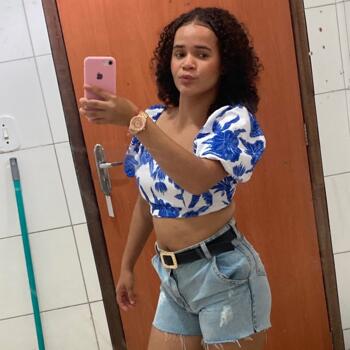 Babysitter in Uberlândia: Maria Livia Silva Miranda
