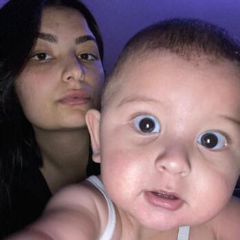 İstanbul bölgesinde bebek bakıcılığı işi: Bebek bakıcısı iş ilanı Nur