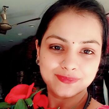 Thāne में बेबीसिटर: Heena vinitbhai Bhatt