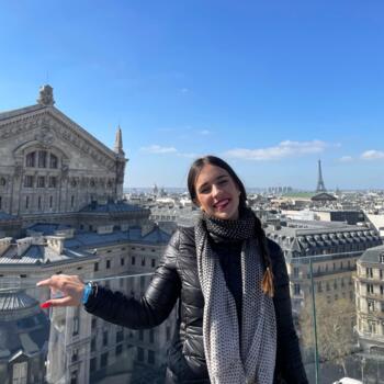 Niñera en Sax: Ivana