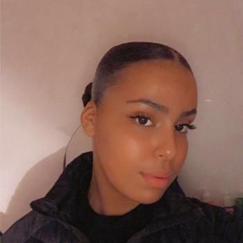 Baby-sitter Vanves: Siham
