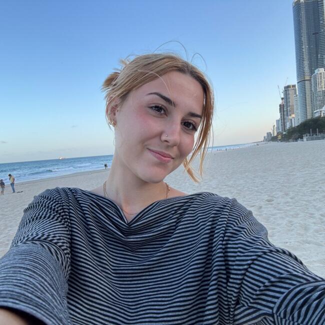 Babysitter in Gold Coast: Carla
