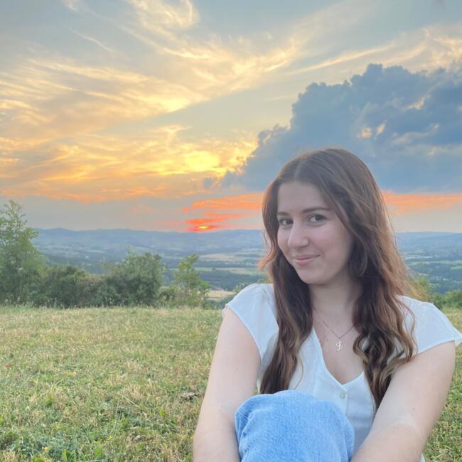 Babysitter in Oullins: Laura