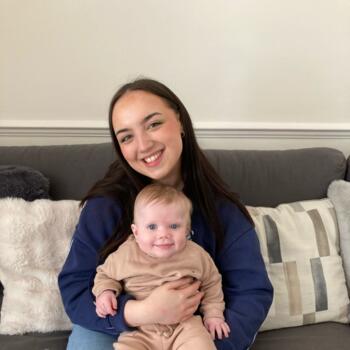 Babysitter Leeds: Evie