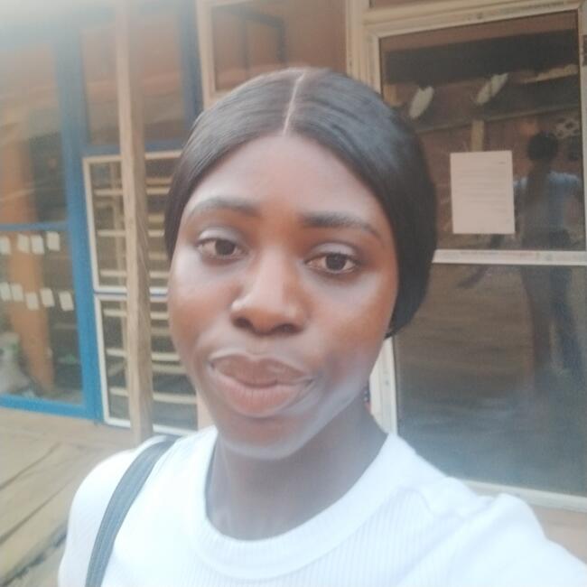Niñera en Lagos: Akpos Duokpoyouha