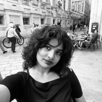 Babysitter Milan: Meghana