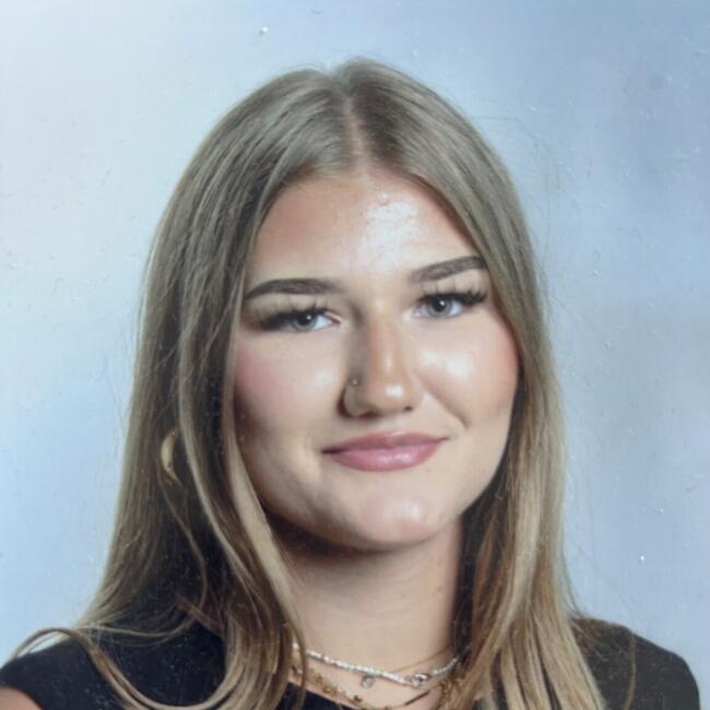 Babysitter in Émerchicourt: Lola