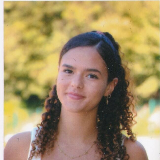 Babysitter in Valleiry: Maya