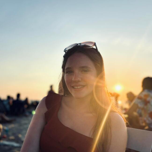 Babysitter in Ondres: Lola