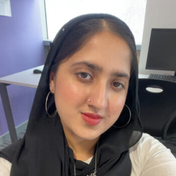 Babysitter London: Labia