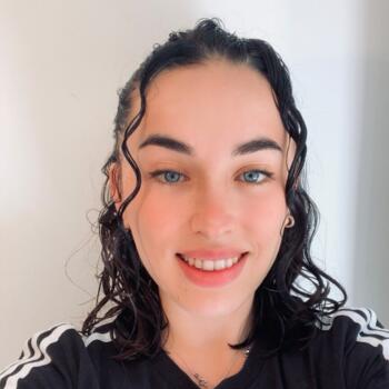 Babysitter in Roanne: Noemie