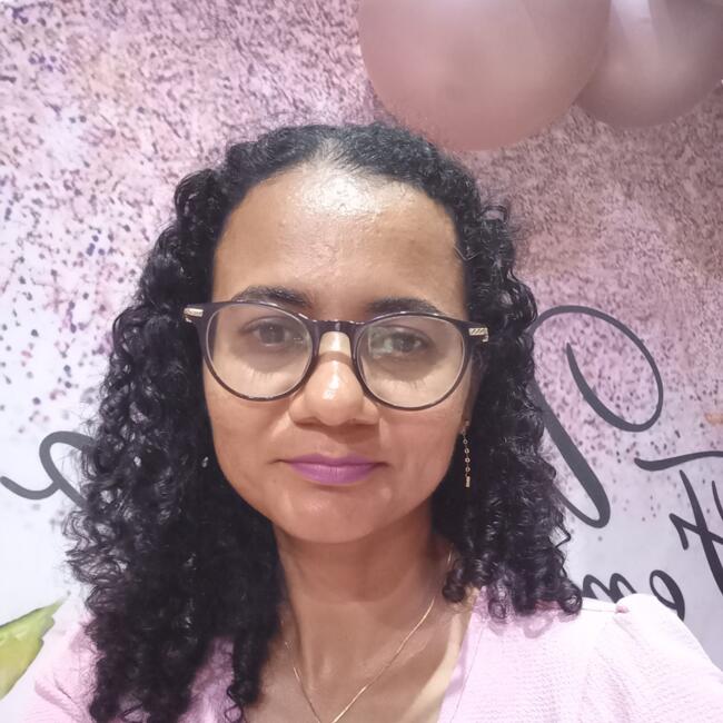 Babá em Recife: Simone