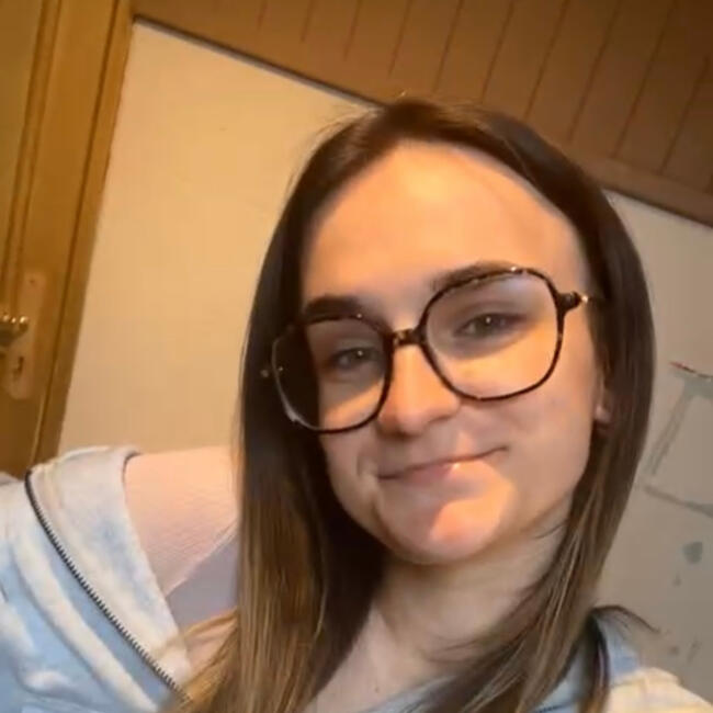 Babysitter in Longchaumois: Emma