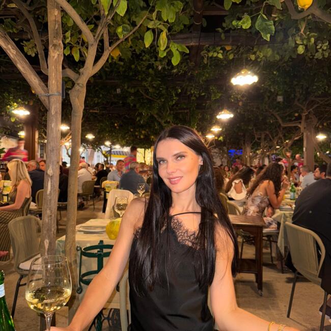 Babysitting job in Abu Dhabi: Julia