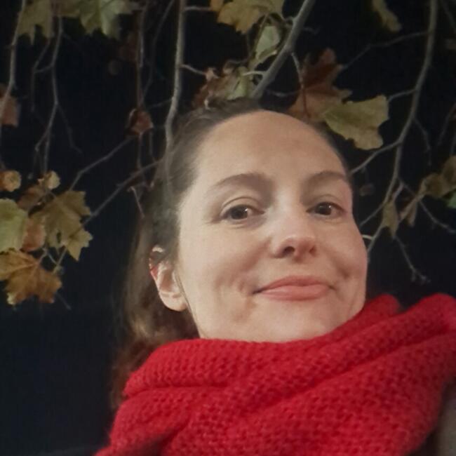 Δουλειά για babysitter στην περιοχή Χαϊδάρι: Φλόνια - Μαρίνα