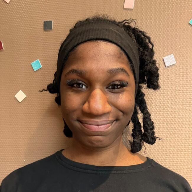 Babysitter in Saint-Brieuc: Yvana