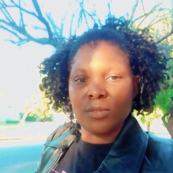 Nanny Roodepoort: Ndlovu