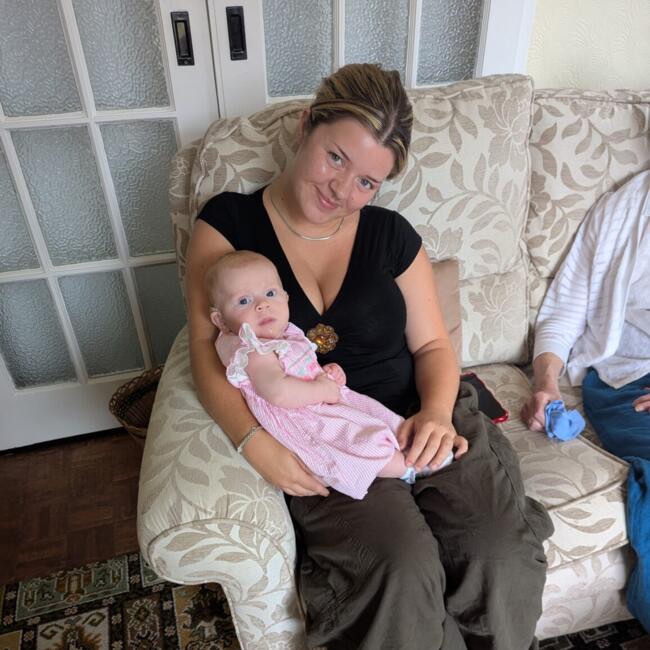 Babysitter in Sale: Cara