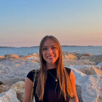 Babysitter in Lille: Charlotte