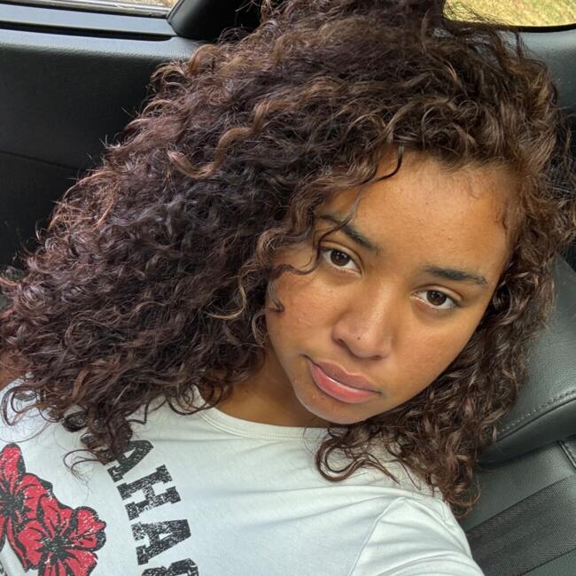 Babysitter in Survilliers: Kalyane